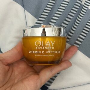 Olay Advanced Vitamin C + Peptide24 Hydrating Moisturizer BRAND NEW
